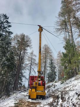 Torņveida treilēšanas vinča/troses celtnis KOLLER K602 |  Mežsaimniecības iekārtas | Kokapstrādes iekārtas | KOMITrade s.r.o.