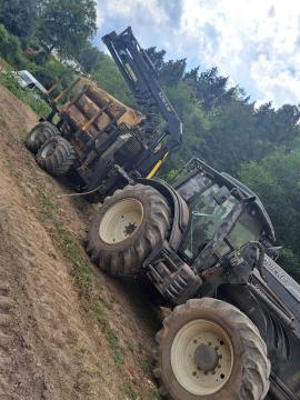 Traktors VALTRA T193 |  Mežsaimniecības iekārtas | Kokapstrādes iekārtas | KOMITrade s.r.o.